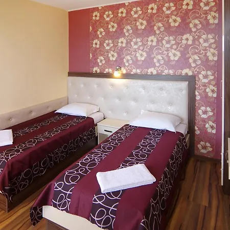 ホテル Kalina Family